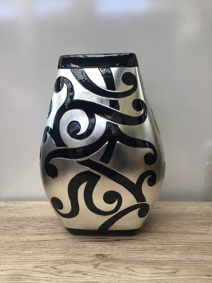 Vase (silver & black) swirl