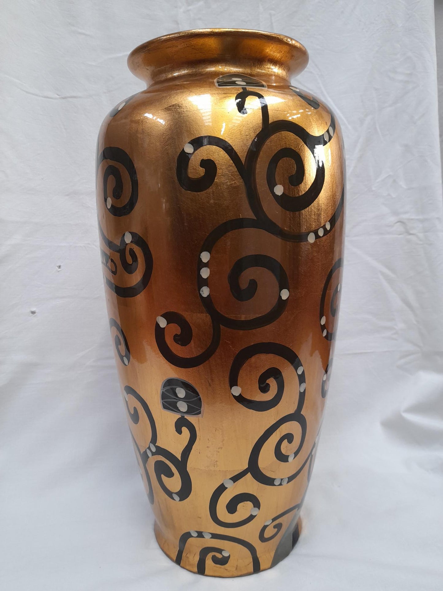 Klimpt Style Embrace Vase